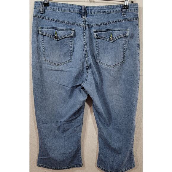 Just Blu Stonewashed Denim Capri Pants 16 Flat Front Decorative Buttons on Legs - Picture 3 of 5